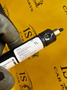 WYSTRZELONY NAPINACZ DOPINACZ PASA PRZÓD LEWY TESLA MODEL 3 PRZEDLIFT