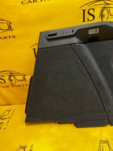TAPICERKA BOCZEK BAGAŻNIKA TYŁ PRAWY PORSCHE MACAN 95B