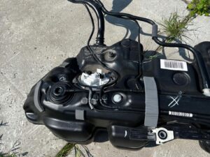 ZBIORNIK PALIWA BAK BAKU POMPA MERCEDES E-KLASA W213 KOMBI 2.0 BENZYNA