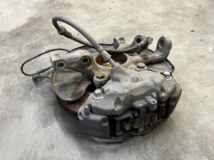 ZWROTNICA TARCZA ZACISK PRZÓD LEWY MERCEDES CLS W218 3.0 CDI 4MATIC 4X4