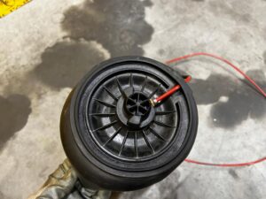 KOMPLET MIECHY MIECH TYŁ TYLNY PNEUMATYCZNY PRAWY LEWY BMW 5 F11