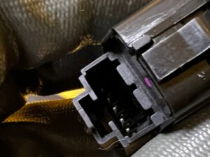 PRZYCISK PRZEŁĄCZNIK CENTRALNEGO ZAMKA DRZWI PRZÓD LEWY FORD ESCAPE MK4