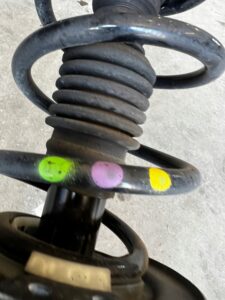 NOGA ZWROTNICA AMORTYZATOR MCPHERSON PRZÓD PRAWY DACIA SANDERO III 1.0 SCE