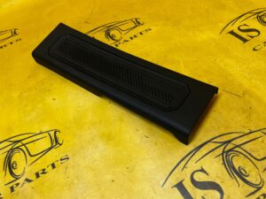 PLASTIK OSŁONA LISTWA PROGU PROGOWA PRZÓD PRAWY 4 DRZWI FORD BRONCO 21-