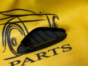 PRAWA GÓRNA KRATKA NAWIEWU DESKI PORSCHE 911 997