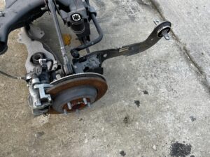 SANKI WÓZEK BELKA WAHACZE ZAWIESZENIE TYŁ FORD ESCAPE MK4 FWD 1.5 EB