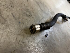 RURA RURKA PRZEWÓD WĄŻ OLEJU MERCEDES CLS W218 3.0 CDI