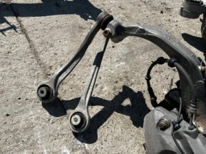 ZWROTNICA WAHACZE ZAWIESZENIE PRZÓD LEWY AUDI Q7 4M0 3.0 TDI