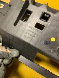 WSPORNIK MOCOWANIE BAGAŻNIKA PEUGEOT 508 II KOMBI