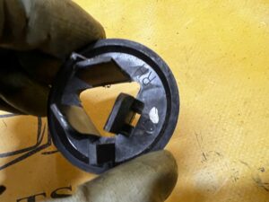 KOMPLET MOCOWANIA OSŁON PRZECIWSŁONECZNYCH CHEVROLET CORVETTE C5 97-04