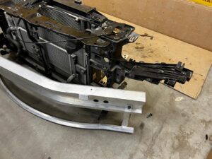 PAS PRZEDNI BELKA CHŁODNICE WENTYLATOR INFINITI Q70 M35h 3.5 BIAŁA PERŁA