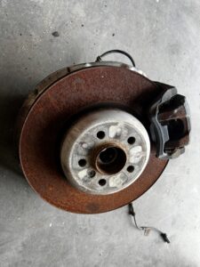 PIASTA ZWROTNICA ZACISK TYŁ TYLNY PRAWY PRAWA BMW SERIA 5 G30 RWD 530D