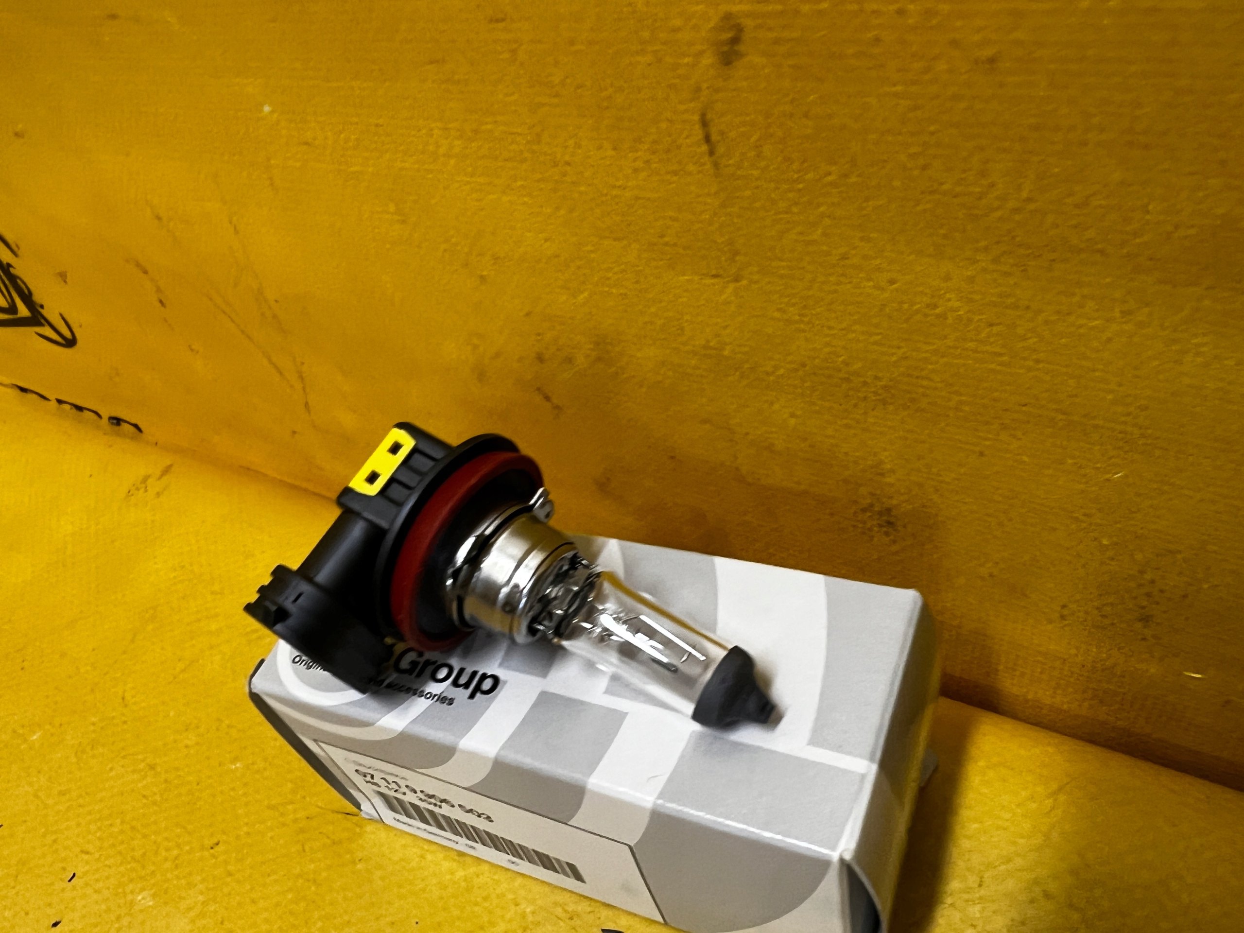 ŻARÓWKA LAMPY PRZECIWMGŁOWEJ PRZÓD BMW H8 NOWA OEM