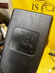 KOMPLET ZAPINKA ZAMEK KLAMRA NAPINACZ PASA BEZPIECZEŃSTWA PRZÓD BMW F20 F22