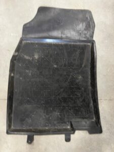 DYWANIK WYCIERACZKA GUMOWA PRZÓD PRAWY ORYGINALNY RENAULT KADJAR