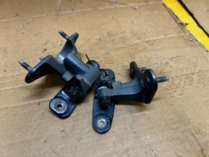 KOMPLET ZAWIASY DRZWI PRZÓD PRAWY MERCEDES GL X166 890