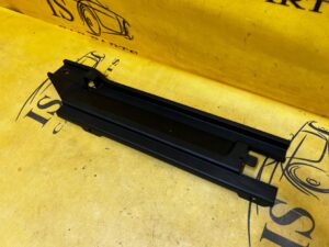 UCHWYT MOCOWANIE PODŁOGI BAGAŻNIKA PRAWY MERCEDES GL X166