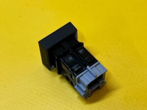 PRZYCISK PRZEŁĄCZNIK MARTWEGO POLA LUSTEREK BLIS DACIA DUSTER II 2