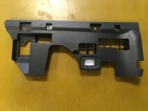 LEWA OSŁONA POD DESKĘ LAMPKA NAD NOGI INFINITI Q30