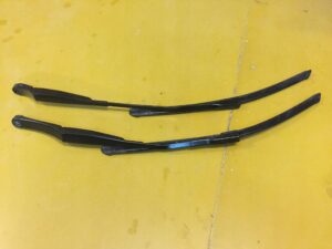 RAMIONA WYCIERACZEK AUDI TT 8S1955407 8S1955408