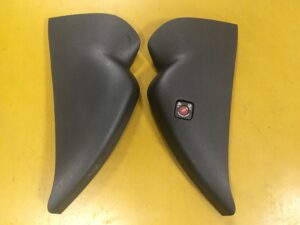 PRAWA ZAŚLEPKA OSŁONA BOCZEK DESKI PEUGEOT 308 T9