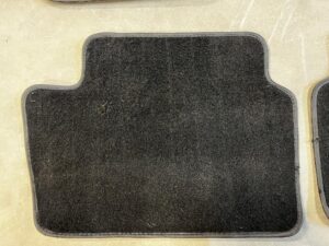 KOMPLET DYWANIKI WYCIERACZKI WELUROWE ORYGINALNE PEUGEOT 308 I T7