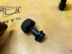 2 X ODBÓJ MASKI POKRYWY SILNIKA FORD EXPLORER VI MK6