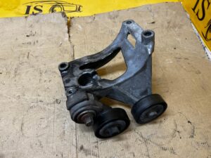 ŁAPA MOCOWANIE KOMPRESORA KLIMATYZACJI CHEVROLET CORVETTE C5 97-04