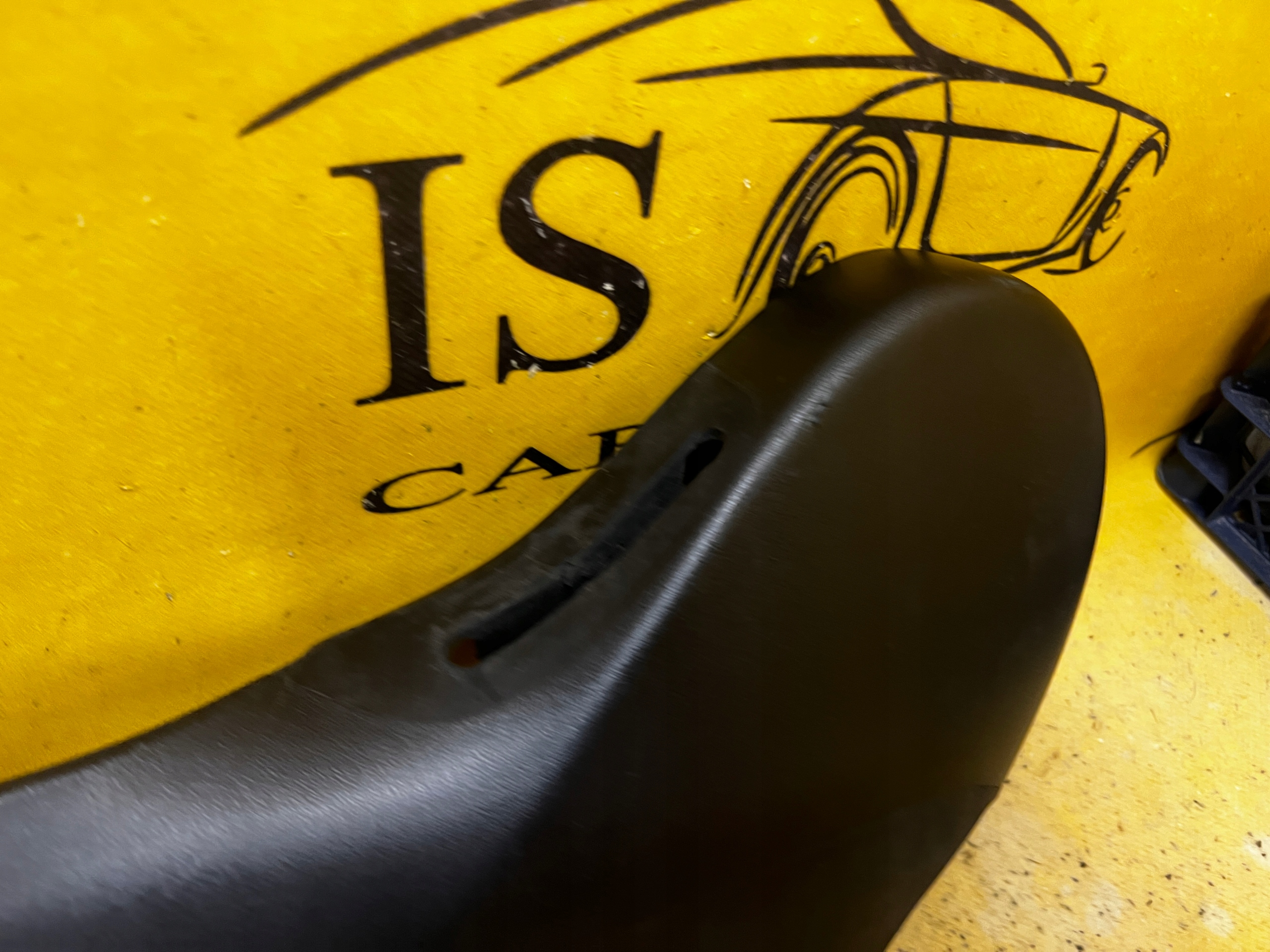 OSŁONA PANEL STEROWANIA FOTELA PRZÓD LEWY TESLA MODEL 3 PRZEDLIFT