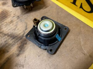 GŁOŚNIK KONSOLI DESKI BOSE INFINITI Q50