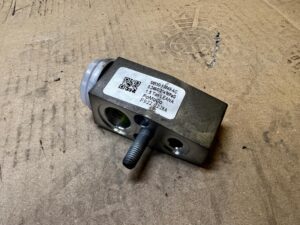 ZAWÓR ROZPRĘŻNY KLIMATYZACJI PASAŻERA FORD BRONCO 21-