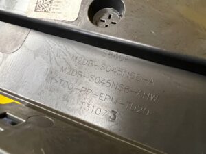 OSŁONA ZAŚLEPKA DESKI KONSOLI LEWA POD KIEROWNICĘ FORD BRONCO 21-