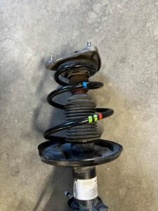 NOGA ZWROTNICA AMORTYZATOR PRZÓD LEWY PORSCHE CAYMAN S 987