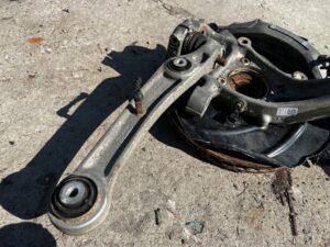 ZWROTNICA WAHACZE ZAWIESZENIE PRZÓD LEWY AUDI Q7 4M0 3.0 TDI