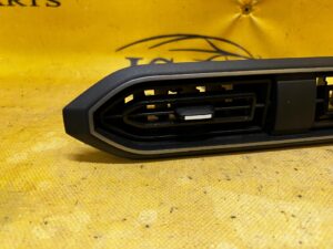 KRATKA NAWIEWU ŚRODKOWA DESKI KONSOLI DACIA SANDERO III 2023R