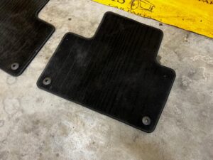 KOMPLET DYWANIKI WYCIERACZKI WELUROWE ORYGINALNE TYŁ VOLVO XC90 II