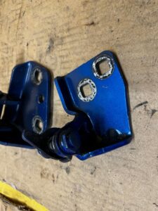 KPL ZAWIASY DRZWI PRZÓD PRAWY FORD BRONCO 21- VELOCITY BLUE PEARL METALIC