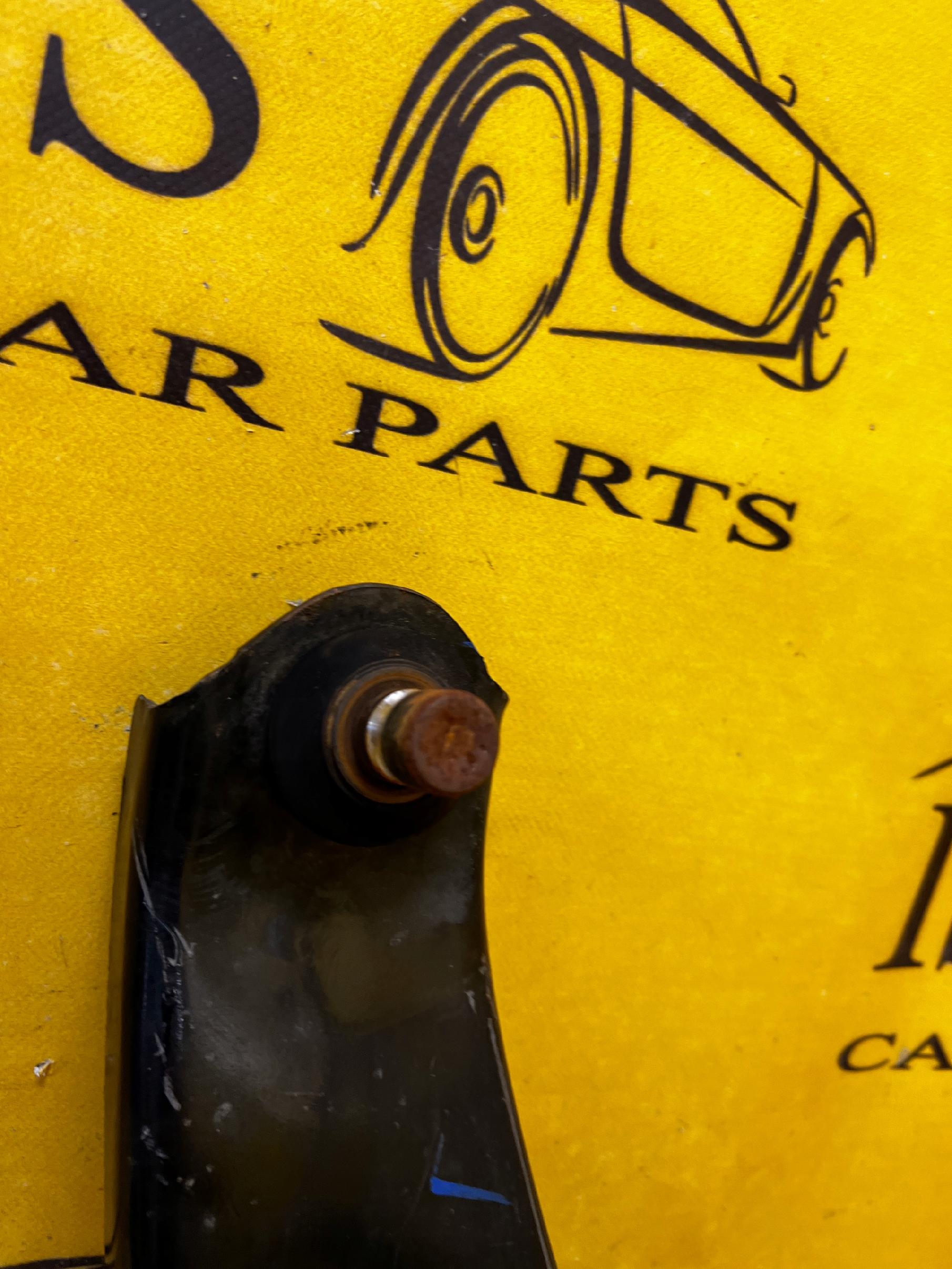 WAHACZ PRZÓD PRZEDNI PRAWY NISSAN E-NV200 EVALIA