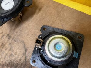 GŁOŚNIK KONSOLI DESKI BOSE INFINITI Q50