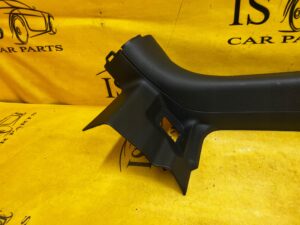 POSZYCIE OSŁONA OBUDOWA SŁUPKA PRZÓD A PRAWY FORD BRONCO 21-