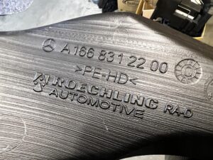 KANAŁ TUNEL NAWIEWU POWIETRZA DACHU TYŁ LEWY MERCEDES GLS X166