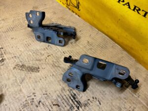 KOMPLET ZAWIASY MASKI POKRYWY SILNIKA LEWY PRAWY MERCEDES GL X166 890