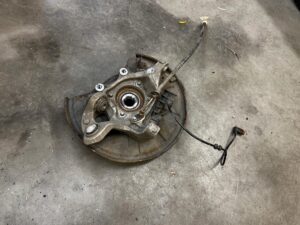 ZWROTNICA PIASTA TYŁ LEWY MERCEDES CLS W218 3.0 CDI