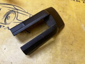 OSŁONA ZAŚLEPKA SZYNY PROWADNICY FOTELA PRZÓD LEWY MERCEDES GLS X166 BRĄZ