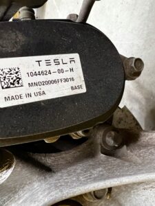 ZWROTNICA TYŁ KOMPLETNA ZACISK PRAWA TESLA MODEL 3 2WD