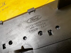 KRATKA ŚRODKOWA NAWIEWU DESKI ROZDZIELCZEJ FORD FUSION LIFT USA MONDEO MK5