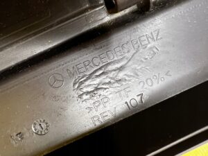 OSŁONA ZAŚLEPKA DOLNA DESKI KONSOLI PRAWA MERCEDES GLS X166 X166 BRĄZ