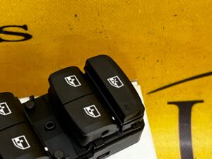 PRZEŁĄCZNIK PANEL STEROWANIA SZYB PRZÓD LEWY BMW 1 F40 3 G20 G21 NOWY OEM