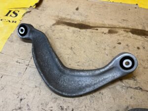 KOMPLET WAHACZ TYŁ TYLNY POPRZECZNY PRAWY LEWY PORSCHE MACAN 95B AUDI A8 D4