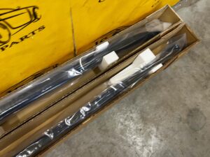KOMPLET LISTWY RELINGI DACHOWE CZARNE BMW X2 F39 NOWE OEM